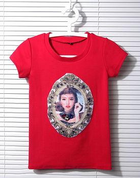 欧美红色体恤图片女人,红色体恤下的女性风采